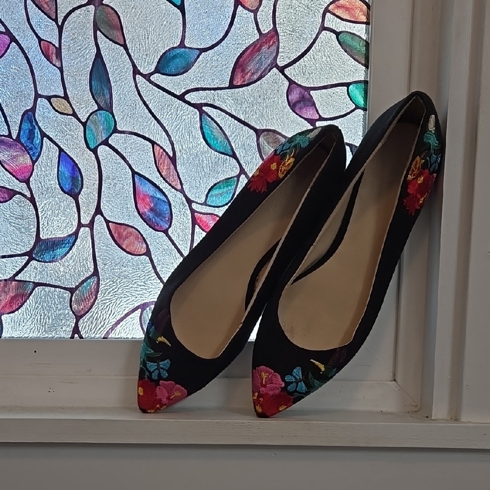 Nine West Black Floral Flats